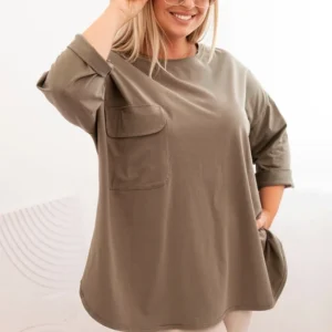 Moteriška Plus Size marškinėliai su kišene ir suktomis rankovėmis khaki