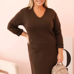 Dydžioji moteriška suknelė su V formos iškirpte ir rankovėmis