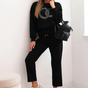 Moteriškas iš viskozės su dekoratyviniu motyvu ir kelnėmis