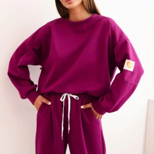 Moteriškas su laisvu džemperiu ir kelnėmis su užrašu LOVE tamsiai