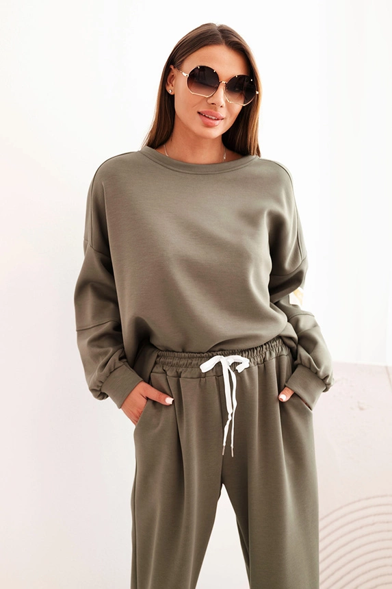 34430_1 Moteriškas su laisvu džemperiu ir kelnėmis su užrašu LOVE khaki