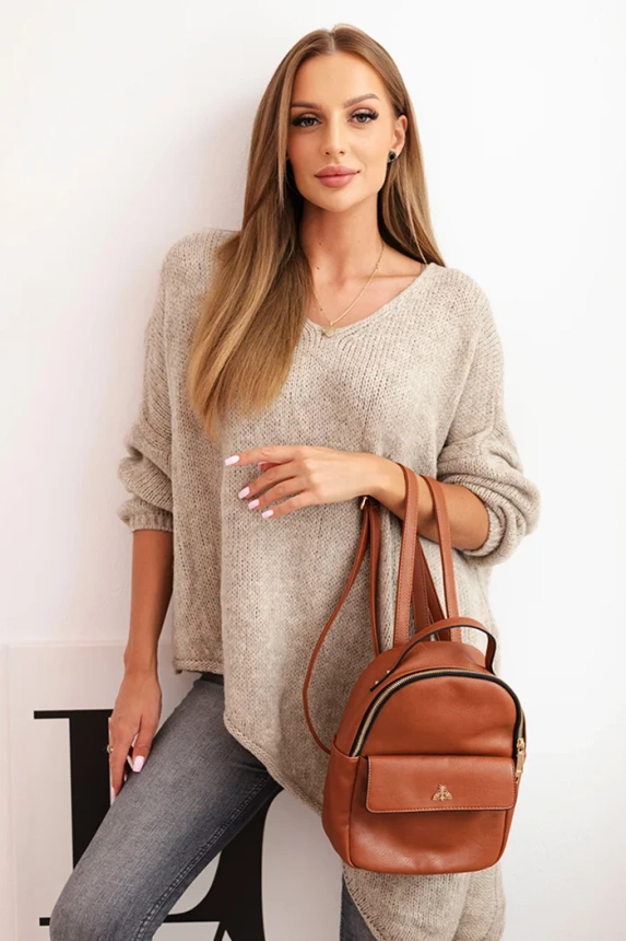 34474_3 Moteriškas asimetrinis vilnonis megztinis Plus Size su V formos iškirpte tamsiai bežinis