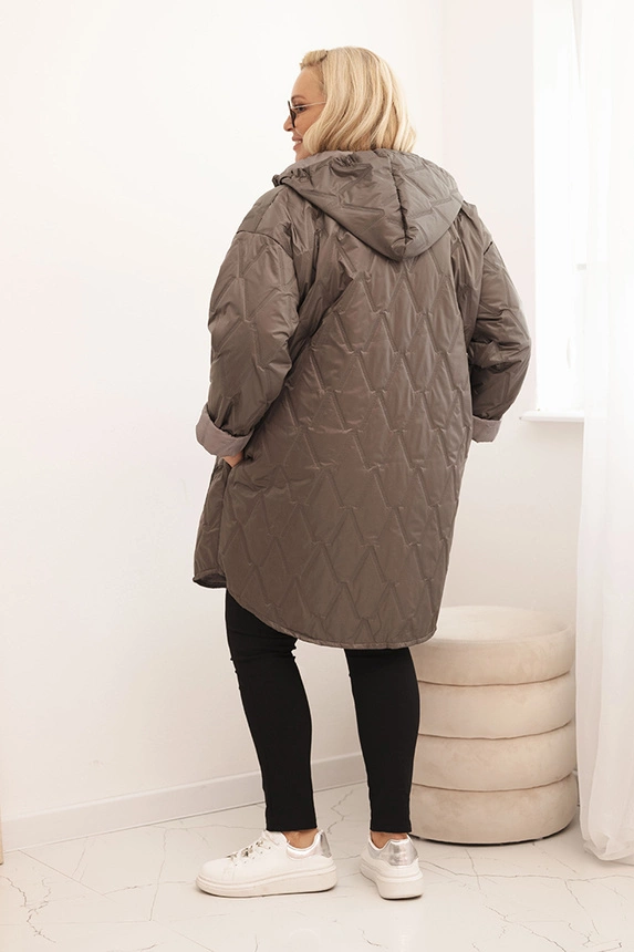 34534_3 Damska kurtka Plus Size pikowana su kapišonu ir užrašu HOPE cappucino - Image 4