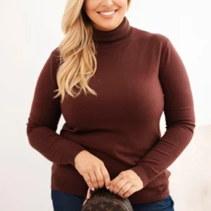 Moteriškas viskozinis džemperis Plus Size su klasikinio kirpimo golfo