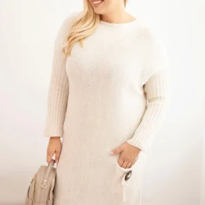 Moteriška plius dydžio megztinė su moheriu oversize su kišene bežinė