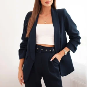 Elegantiškas švarkų ir kelnių laivynas