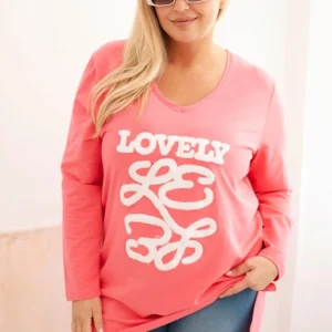 Moteriška Plus Size medvilninė palaidinė su užrašu ir V formos iškirpte