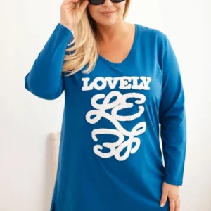 Moteriška Plus Size medvilninė bluzonė su užrašu ir V formos iškirpte chabrova