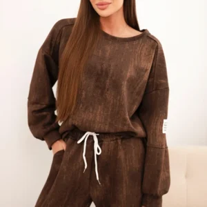 Moteriškas oversize sportinis kostiumas iš viskozės su nudegimo efektu