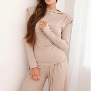 Moteriškas iš medvilnės su marškiniais ir plačiomis kelnėmis bežinis