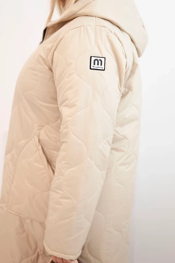 35898_4 Damska žieminė puffer striukė su gobtuvu Plus Size bežinė - Image 4