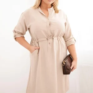 Moteriška suknelė iš viskozės Plus Size su mygtukais ir raišteliu liemenyje bežinė