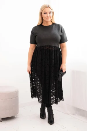 Moteriška suknelė Plus Size su trumpomis rankovėmis ir nėriniuotu apačiu