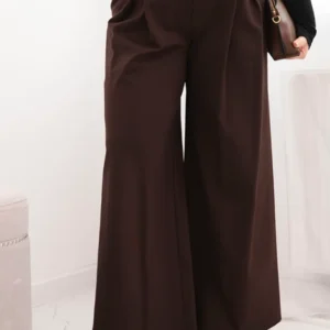 Dydžiosios moteriškos kelnės su plačiomis kojomis ir klostėmis