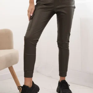 Moteriškos ekoskinio kelnės su kišenėmis ir juosmens raišteliu khaki