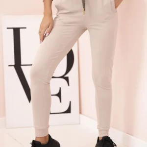 Moteriškos medvilninės cargo kelnės su kišenėmis ir grandinėle bežinės