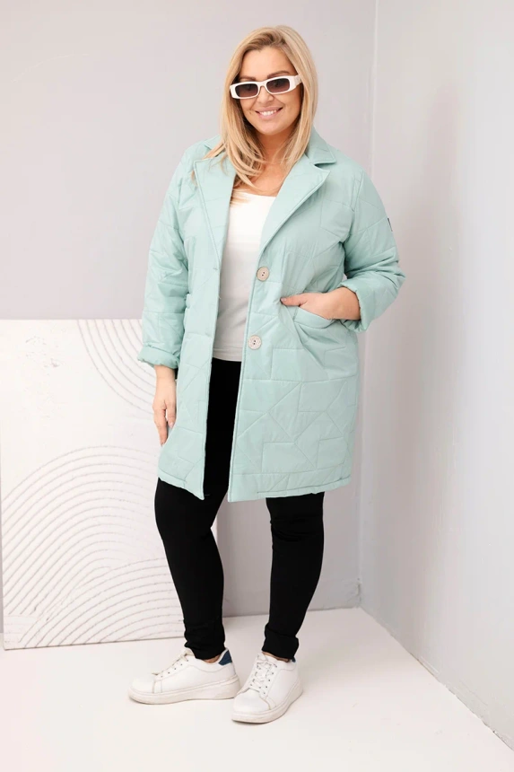 36703_1 Damska Plus Size pikowana striukė su dekoratyviniais mygtukais ir apykakle šviesiai - Image 2