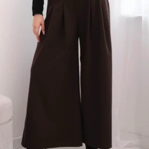 Moteriškos kelnės su plačiais klešniais ir diržu