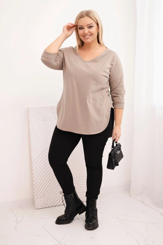 36761_1 Moteriška medvilninė bluzonė Plus Size su V formos iškirpte ir suvalkytu rankovėmis fango - Image 2