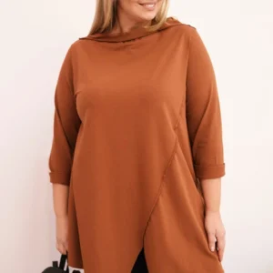 Moteriška medvilninė Plus Size asimetriška palaidinė su sukamuoju rankovu tamsiai camel