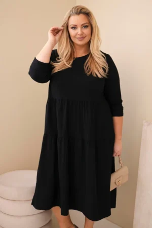 Moteriška medvilninė Plus Size suknelė su volanais ir pasukta rankove