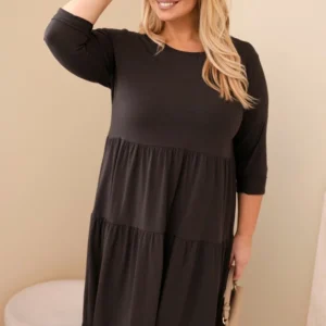 Moteriška medvilninė suknelė Plus Size su volanais ir pasukta rankove