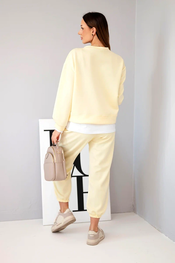 36863_2 Moteriškas su laisvu džemperiu ir džinsais - Image 3