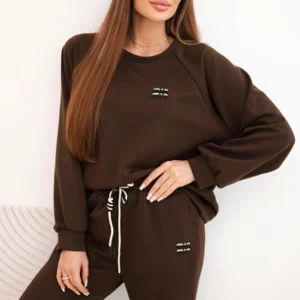 Moteriškas viskozės su džemperiu ir kelnėmis