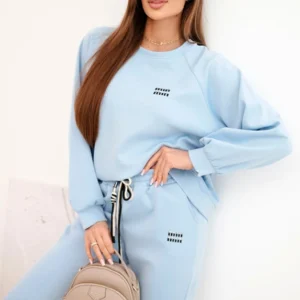 Moteriškas iš viskozės su džemperiu ir kelnėmis