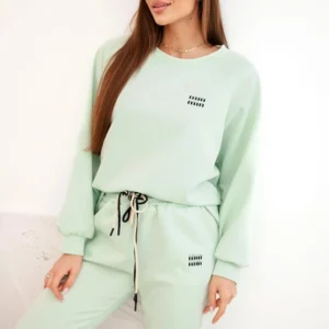 Moteriška viskozinė su džemperiu ir kelnėmis