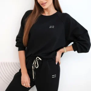 Moteriškas iš viskozės su džemperiu ir kelnėmis