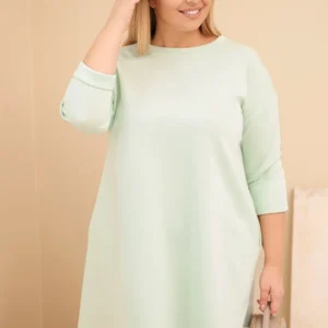 Moteriška Plus Size suknelė iš viskozės laisvo silueto ir ilgomis rankovėmis
