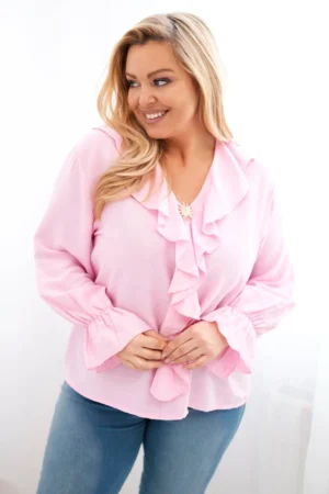 Moteriška viskozinė bluzonė Plus Size su volantais ir dekoratyvine segtuku saldžiai