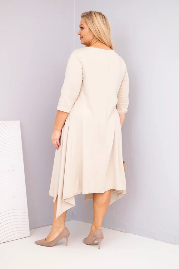 37415_2 Moteriška medvilninė suknelė Plus Size su asimetrišku apačiu bežinė - Image 3