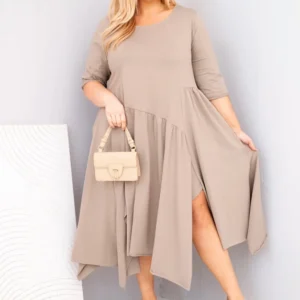 Moteriška medvilninė suknelė Plus Size su asimetrišku apačiu fango