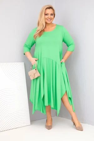Moteriška medvilninė suknelė Plus Size su asimetrine apačia šviesiai