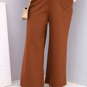 Dydžiosios moteriškos kelnės su plačiais keliais ir aukštu liemeniu tamsiai kamelinės