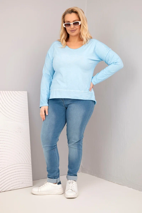 37733_1 Moteriška bluzka Plus Size su V formos iškirpte ir ilgesniu nugara - Image 2