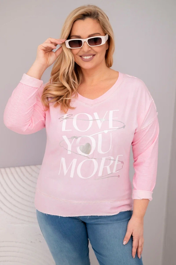 37743_4 Moteriška bluzonė Plus Size su užrašu Love You More šviesiai