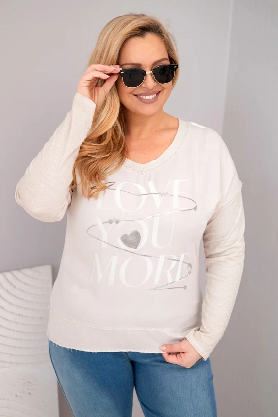 37746_3 Moteriška Plus Size bluzonė su užrašu Love You More bežinė