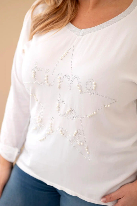 37758_4 Moteriška bluzelė Plus Size su užrašu ir perlų - Image 4