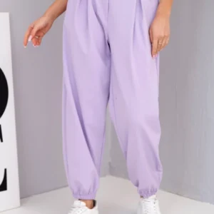 Moteriškos medvilninės kelnės su aukštu liemeniu ir dekoratyviniu mygtuku šviesiai