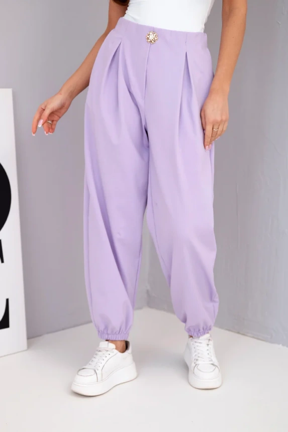 37914_3 Moteriškos medvilninės kelnės su aukštu liemeniu ir dekoratyviniu mygtuku šviesiai