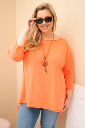 Moteriška medvilninė bluzonė Plus Size asimetrinė su kaklo papuošalu persikų