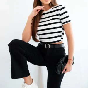 Moteriškos kelnės su tiesiomis kojomis ir diržu