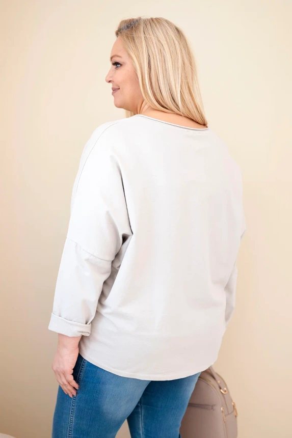 38071_2 Moteriška medvilninė bluzonė Plus Size su V formos iškirpte bežinė - Image 4