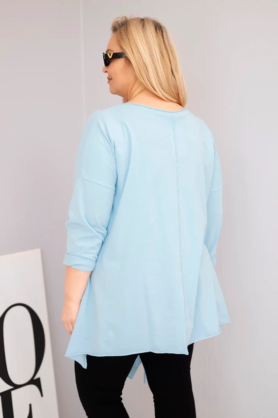 38091_2 Damska medvilninė bluzonė Plus Size su asimetriniu dugnu ir išpjovomis - Image 3