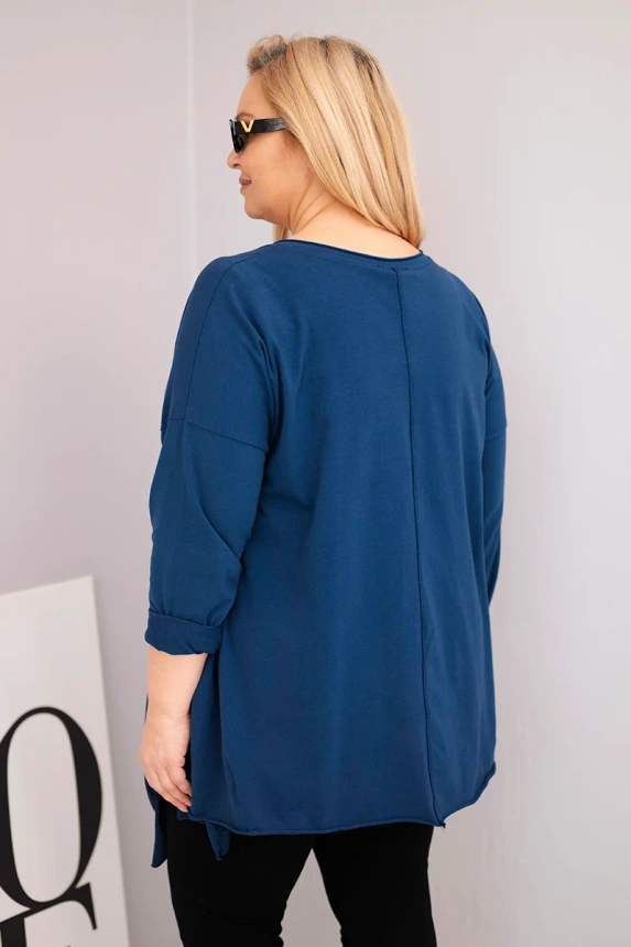 38096_2 Moteriška medvilninė bluzonė Plus Size su asimetrišku apačiu ir iškirpimais granatinė - Image 3