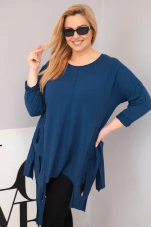 Moteriška medvilninė bluzonė Plus Size su asimetrišku apačiu ir iškirpimais granatinė