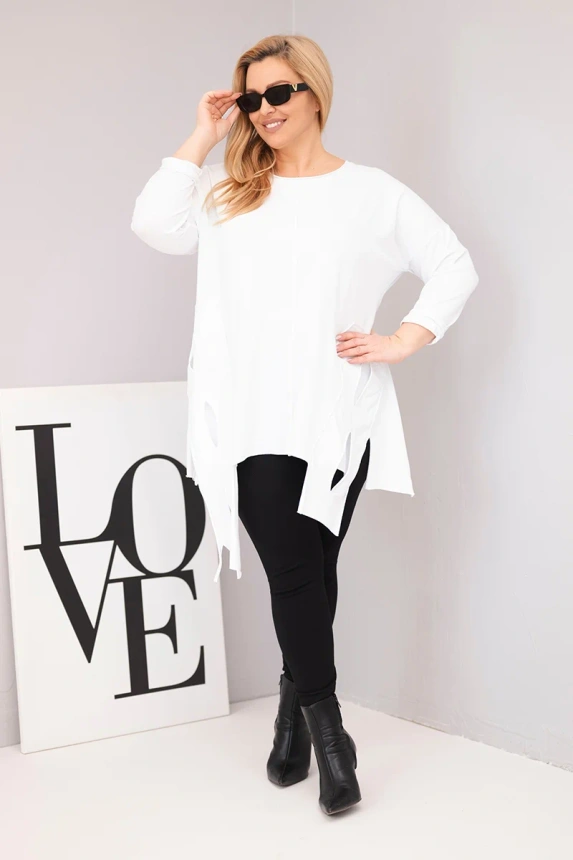 38097_1 Moteriška medvilninė blusa Plus Size su asimetrišku apačiu ir iškirpimais - Image 2